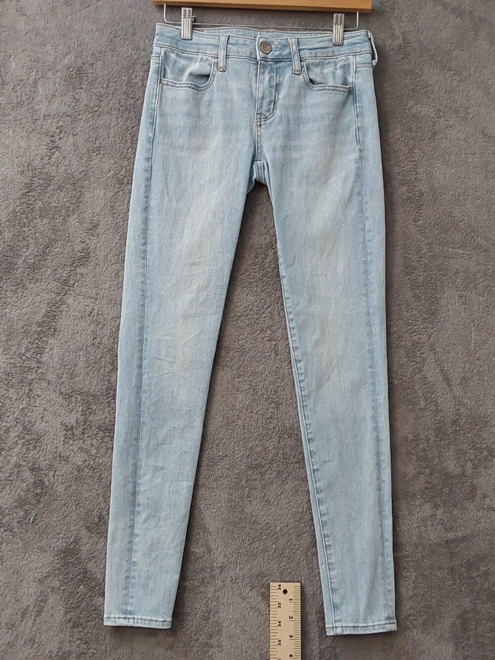 American Eagle Next Level Stretch Light Wash Skinny Jeans Women’s Size 2 Regular